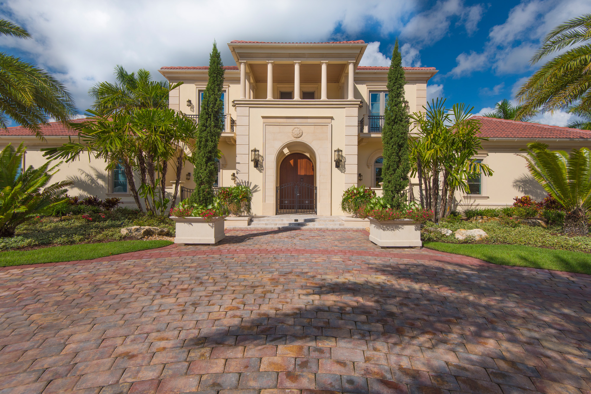 Front entry of Heritage at The Concession with Georgian proportions by award-winning architects in Sarasota, Florida.